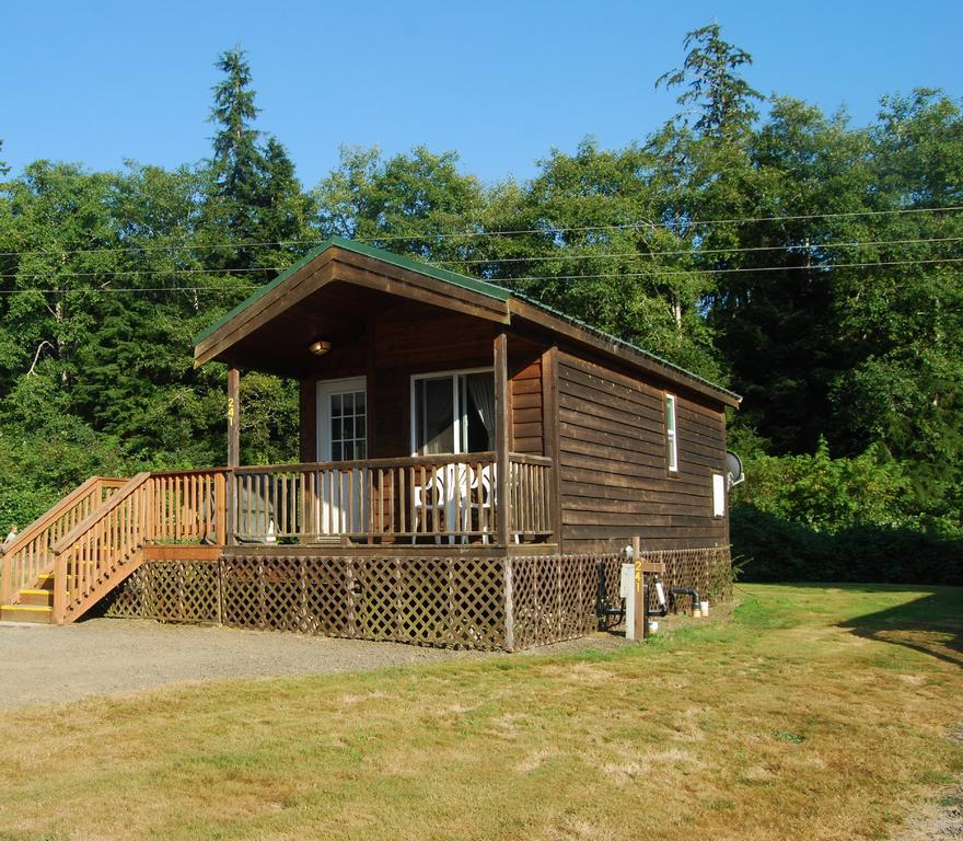 Camping One-bedroom Cabin 6 *