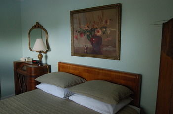 Sandy Cove Motel