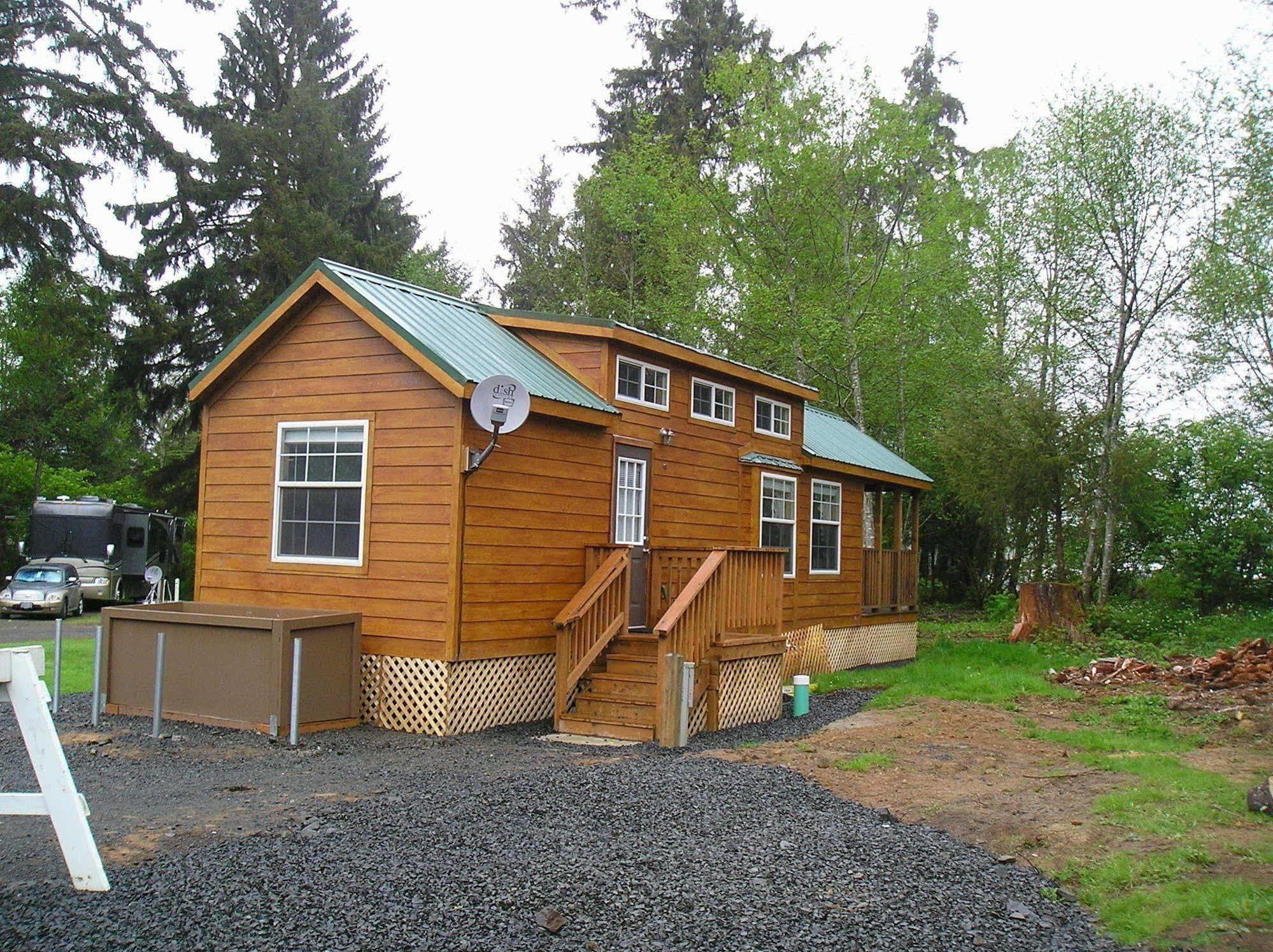 Hotel Rv 2*