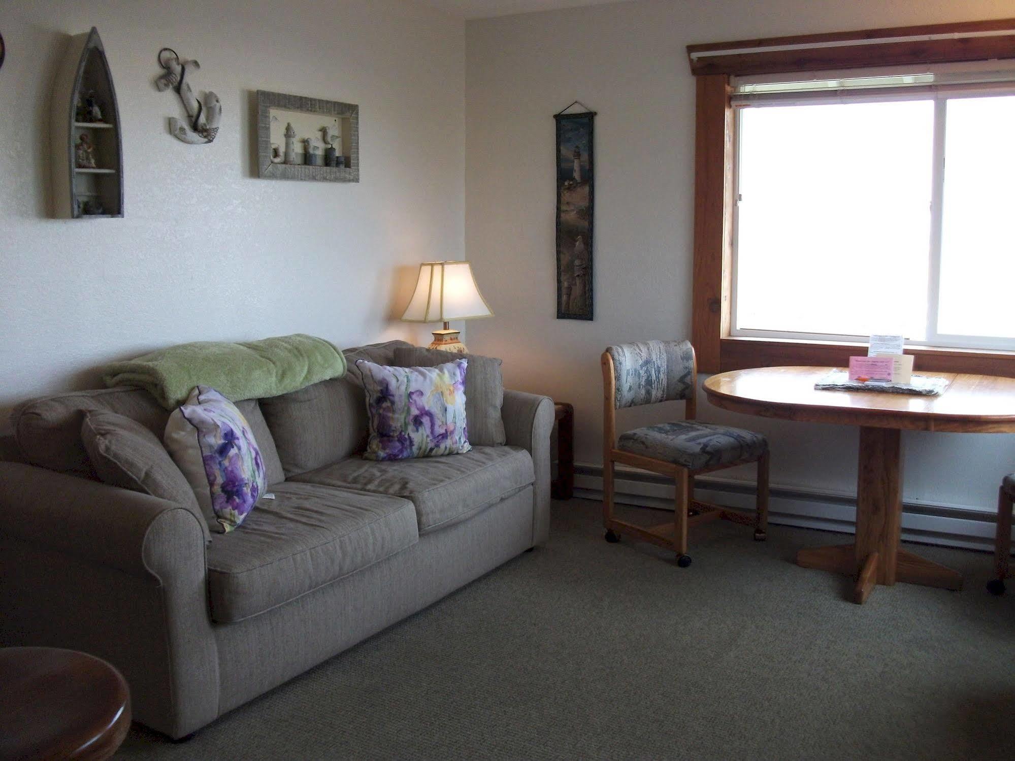 Aparthotel The Tradewinds Condo/Hotel