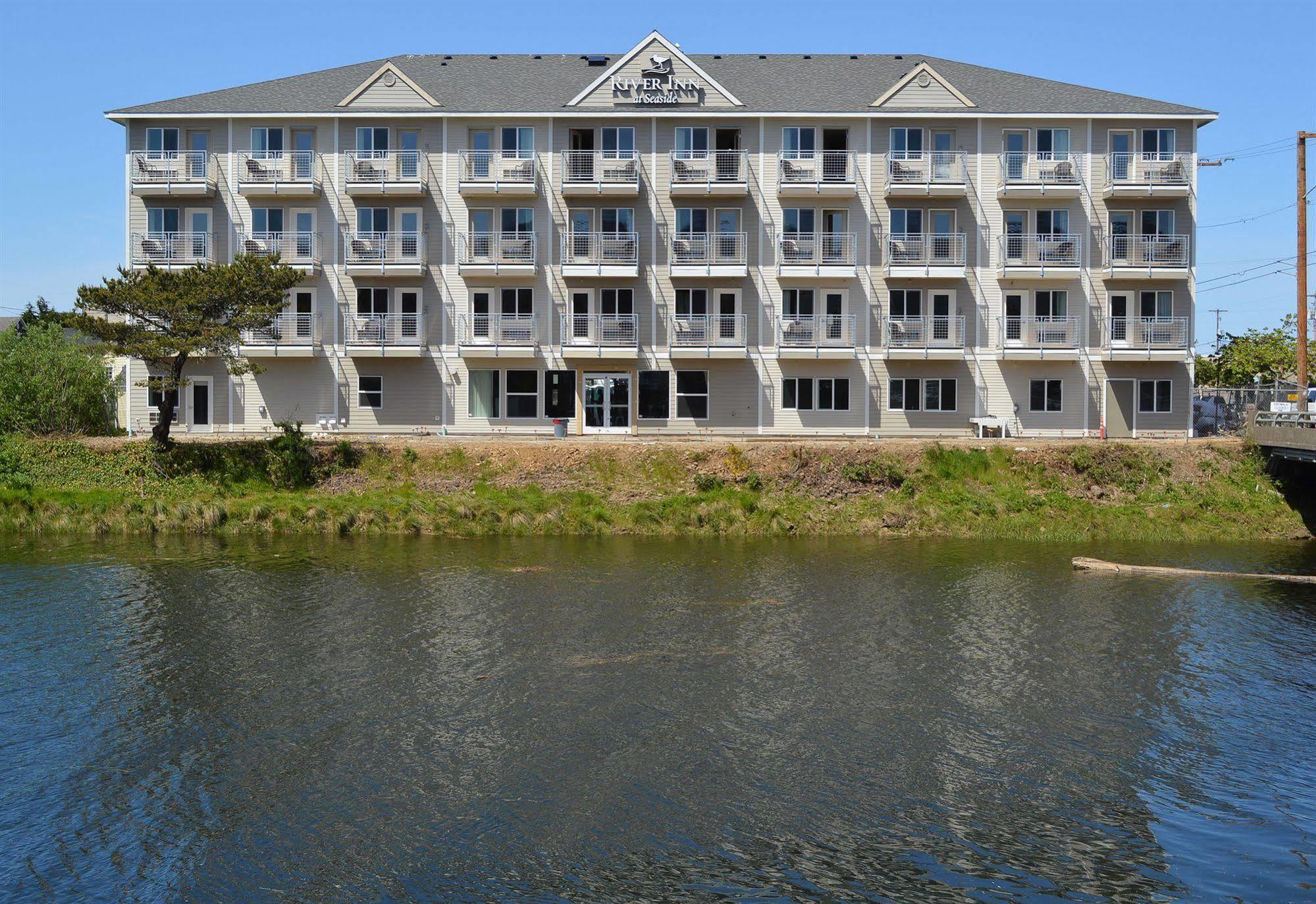 River At Hotel 3*