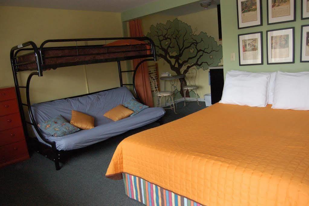 Sandy Cove Motel *