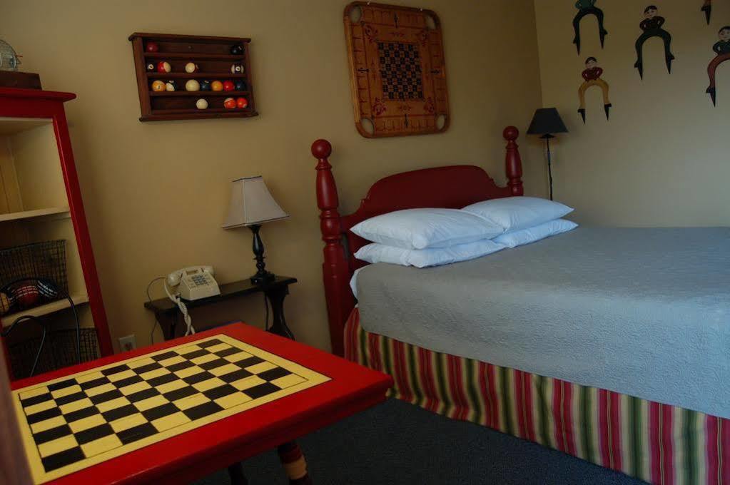Sandy Cove Motel