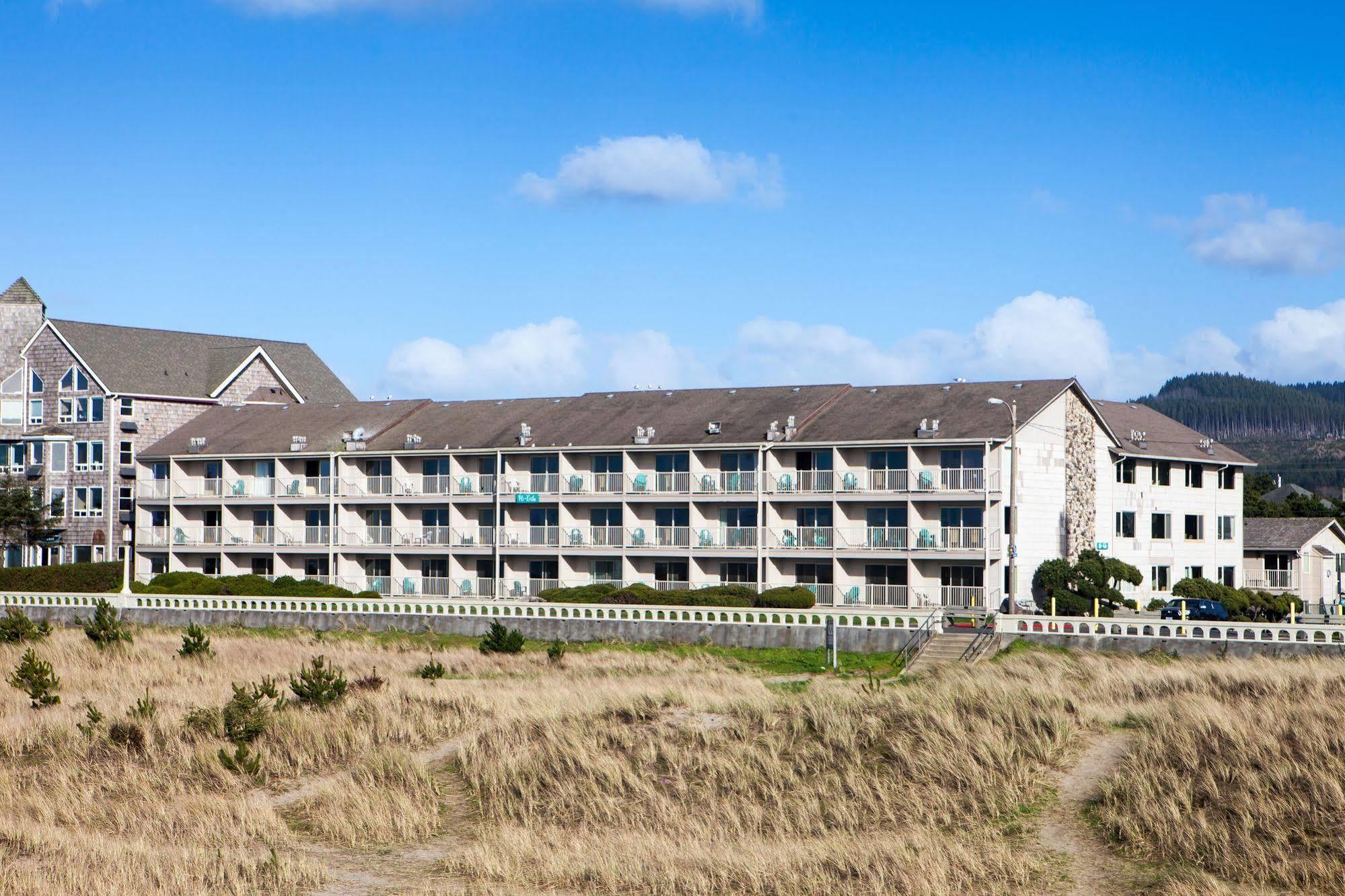 Hi Tide Oceanfront Resort