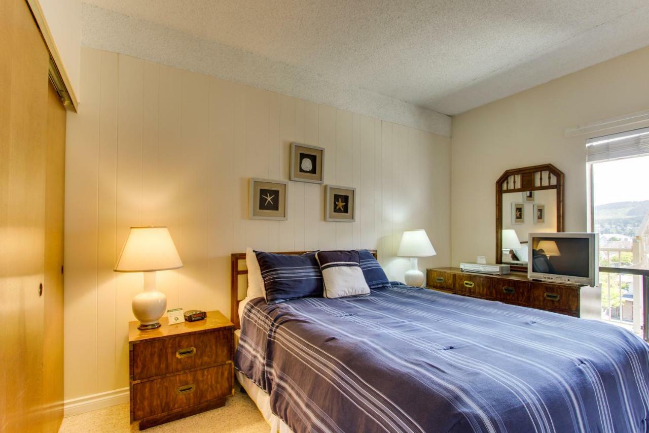 Apartment & Sea: Sailor's Retreat Seaside