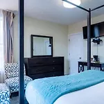 Gilbert Inn Seaside
