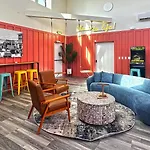 The Commons - Urban Coastal Lodging