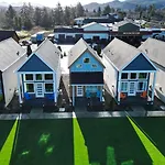 The Commons - Urban Coastal Lodging