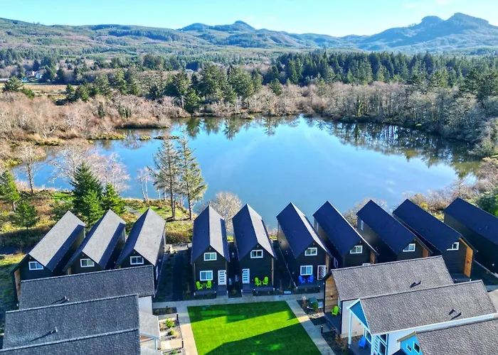 The Commons - Urban Coastal Lodging