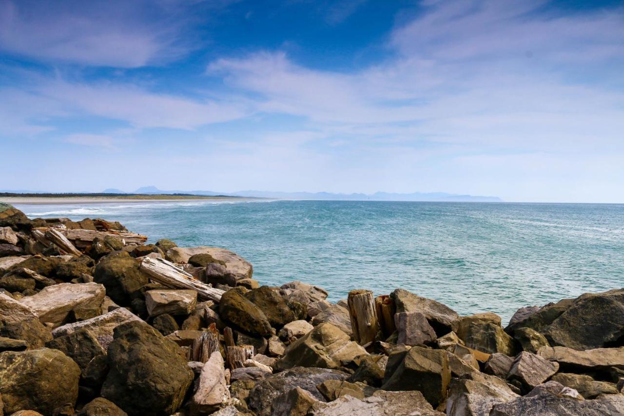 Fairway And Far Away * Seaside