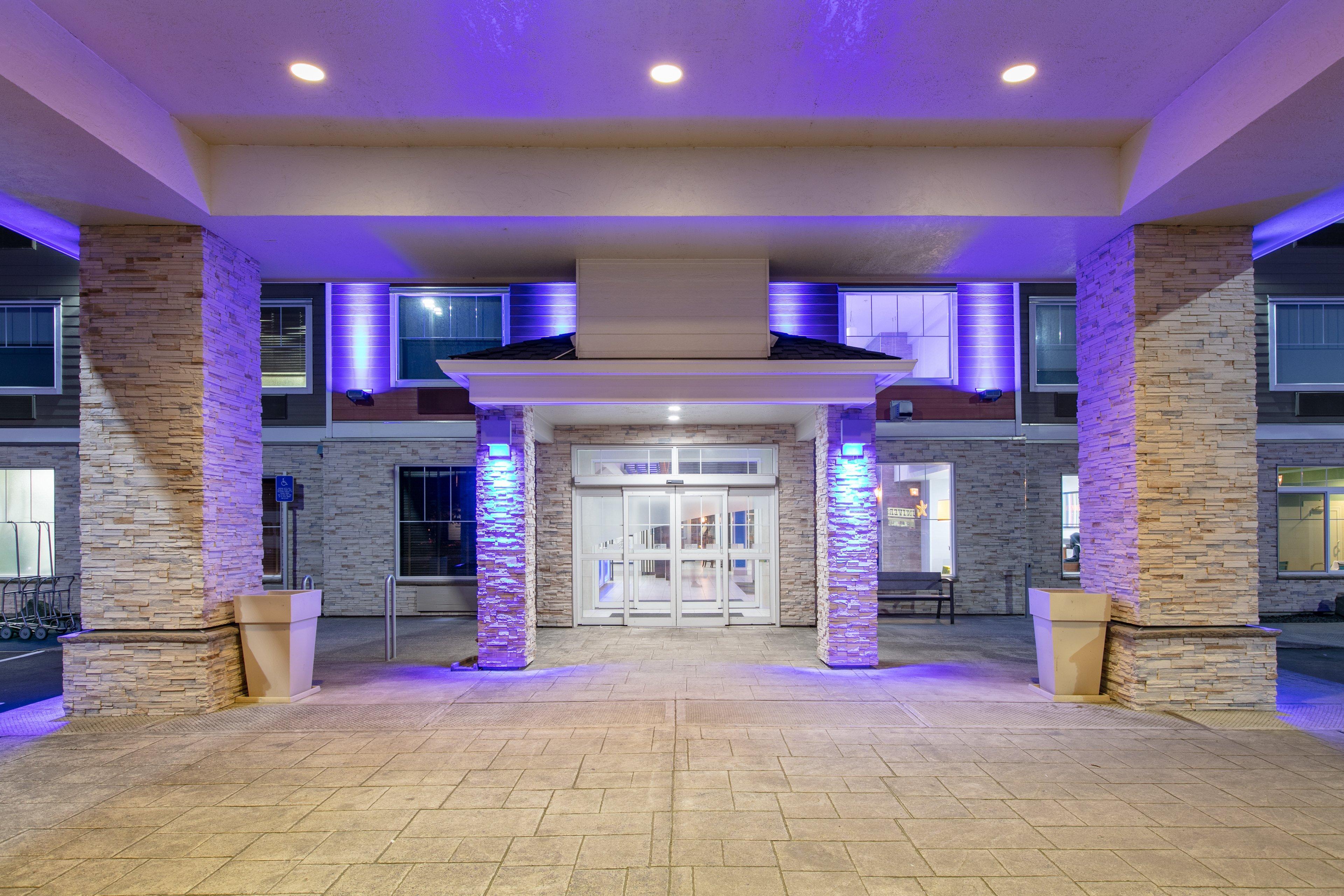 Express & Convention Center By Ihg Resort 2*