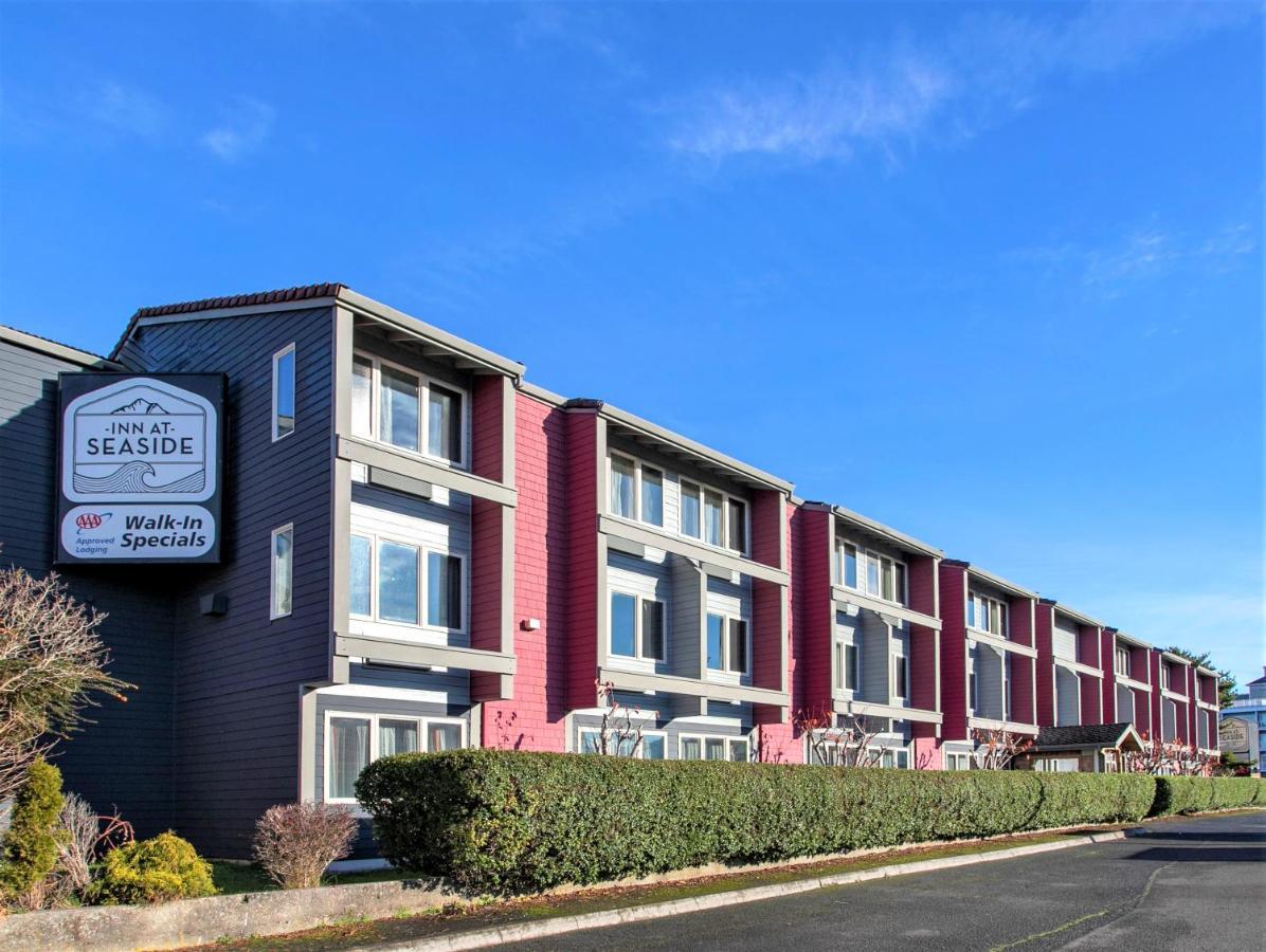 Hotel At 3*