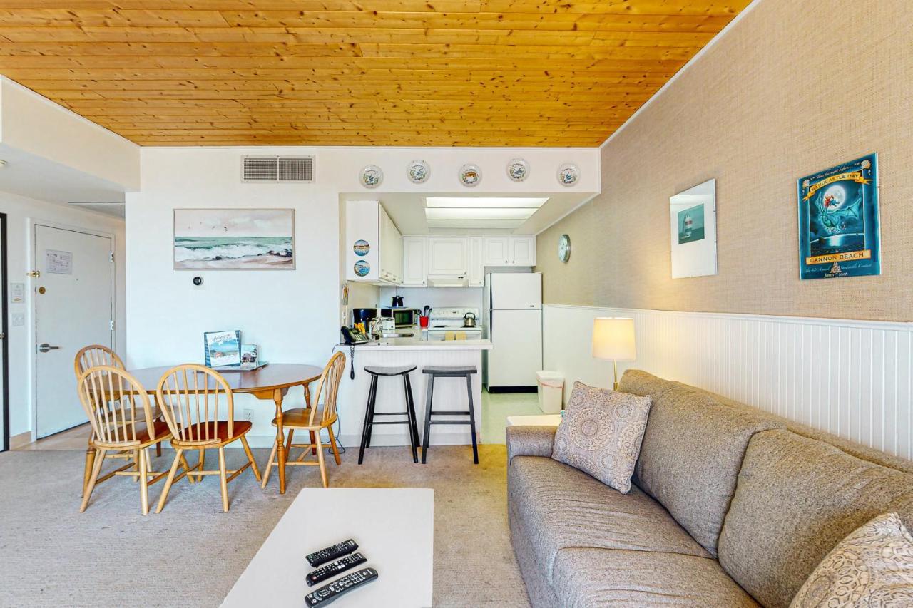 Sand & Sea: Agate Hunter Apartment *