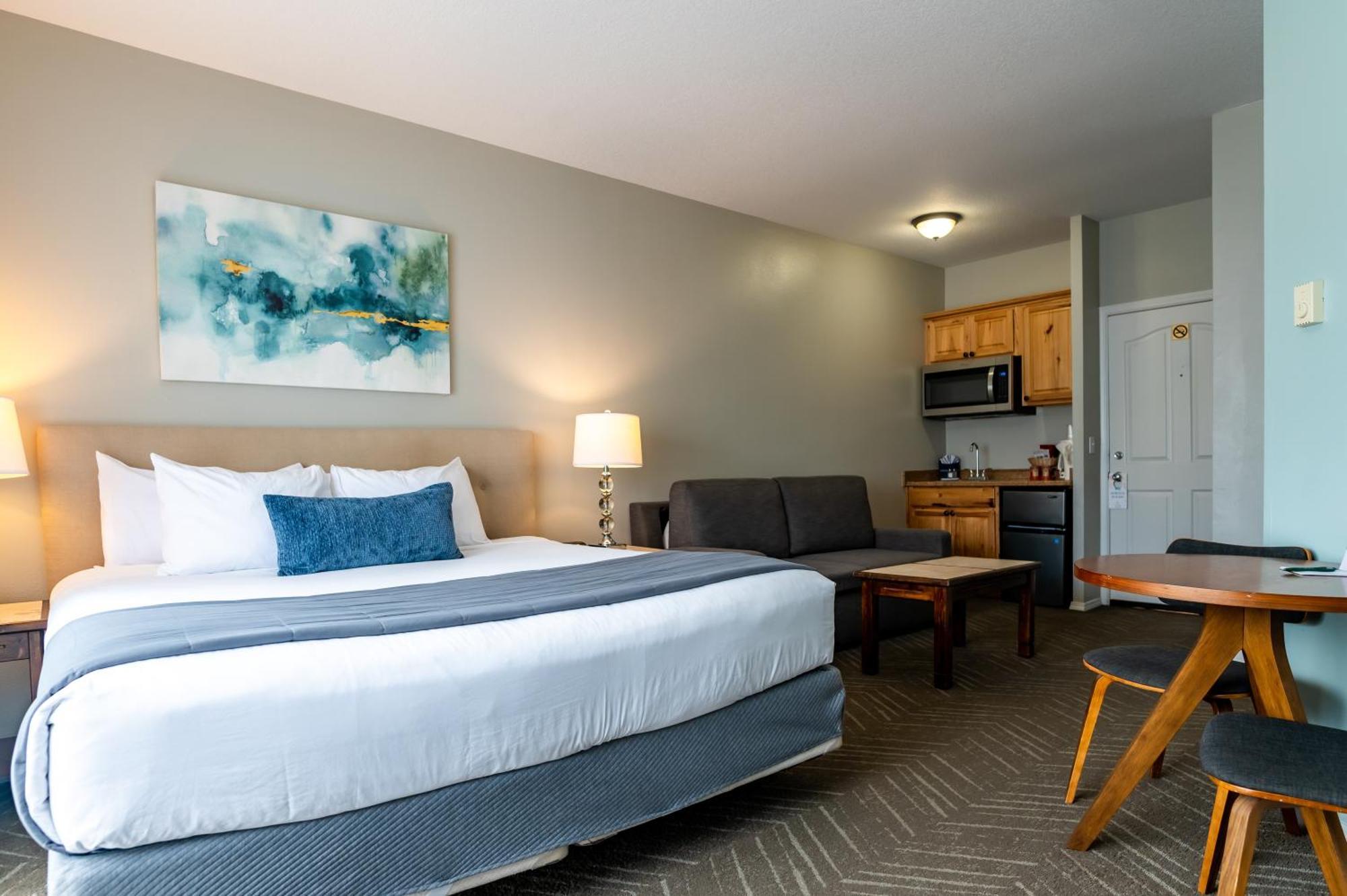 At The Prom Oceanfront Inn 4*