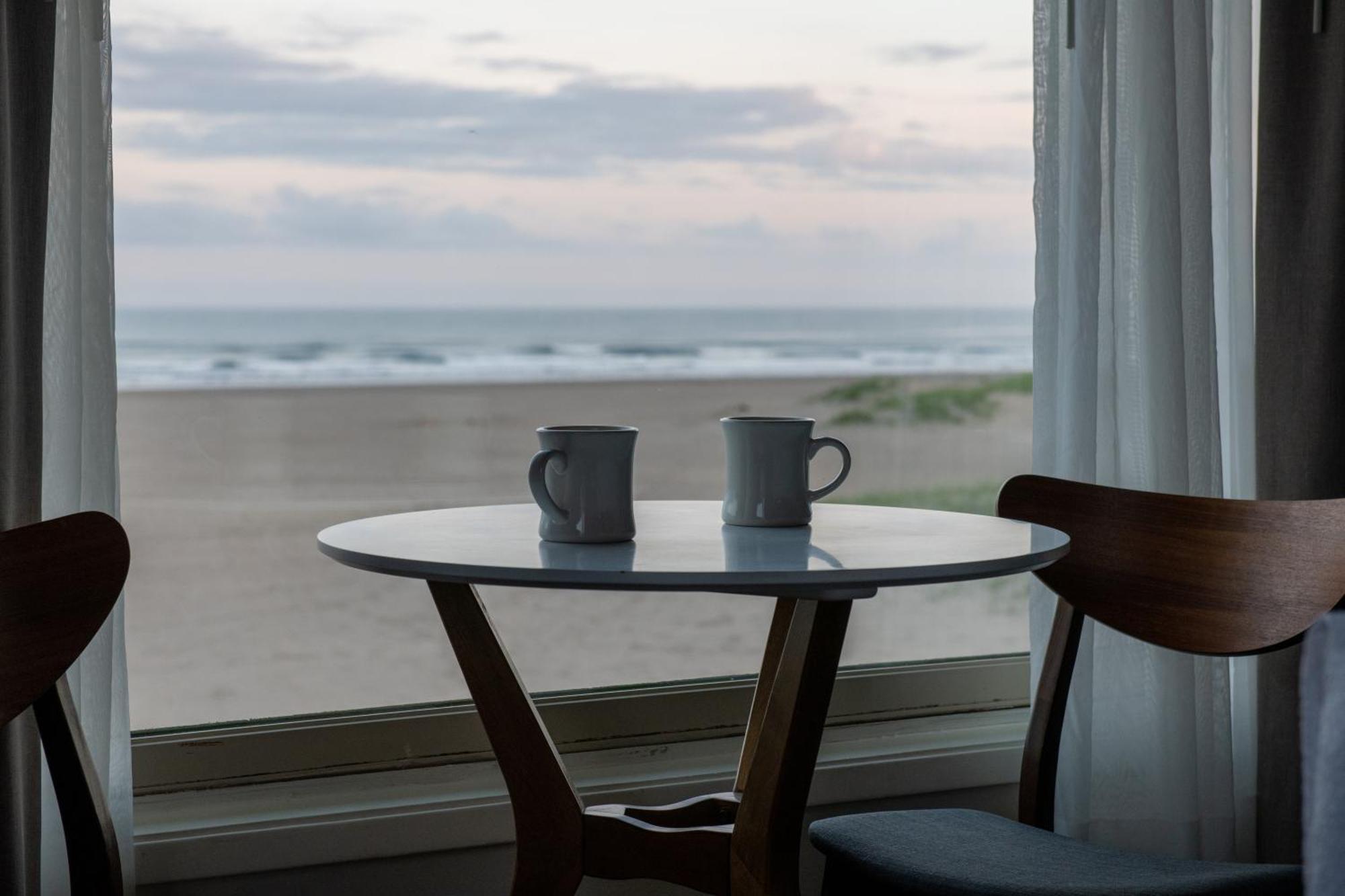The Ocean Front At Motel Seaside