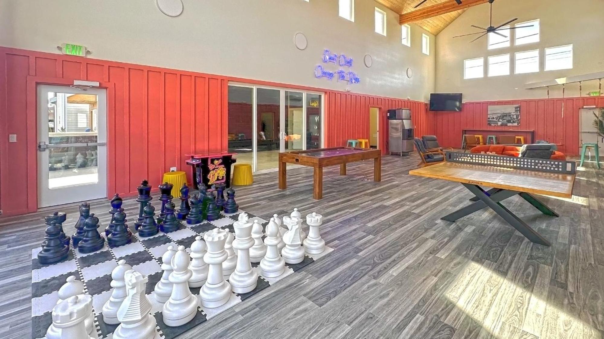 The Commons - Urban Coastal Lodging Villa