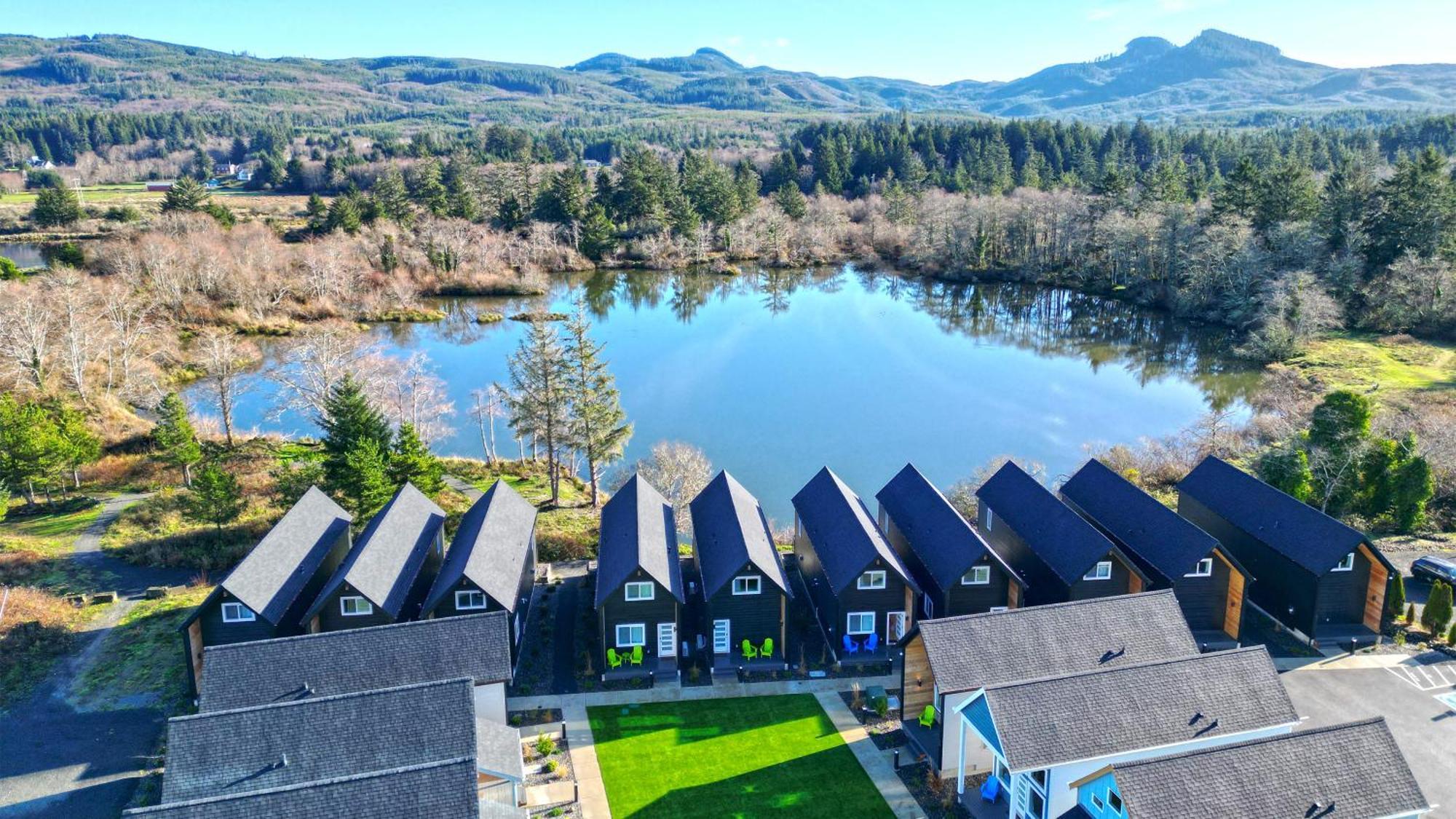 The Commons - Urban Coastal Lodging Villa