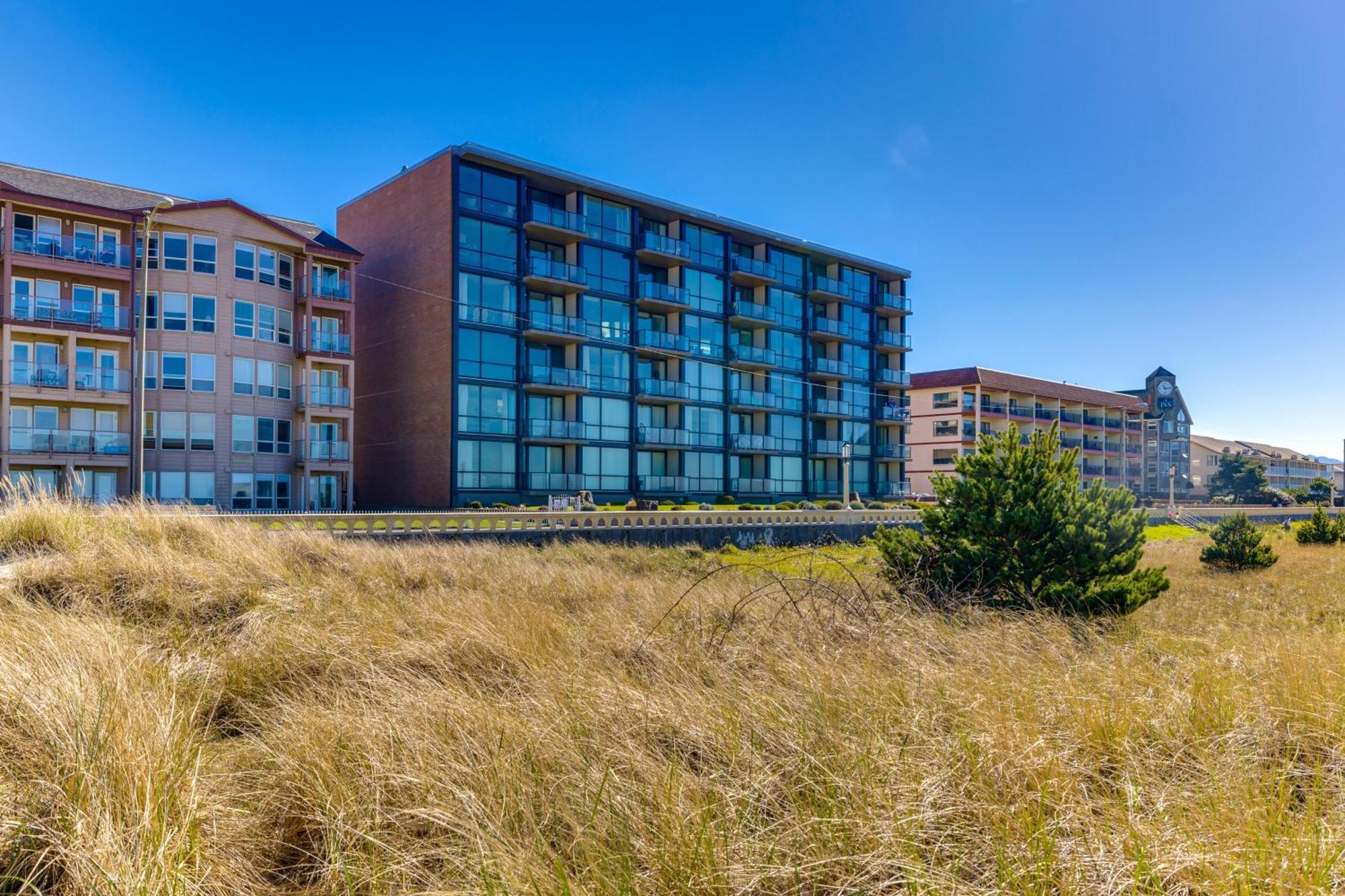 Sand & Sea: The Promenade Seaside