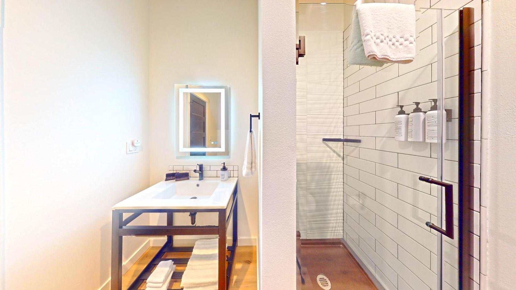 The Commons - Urban Coastal Lodging Villa *