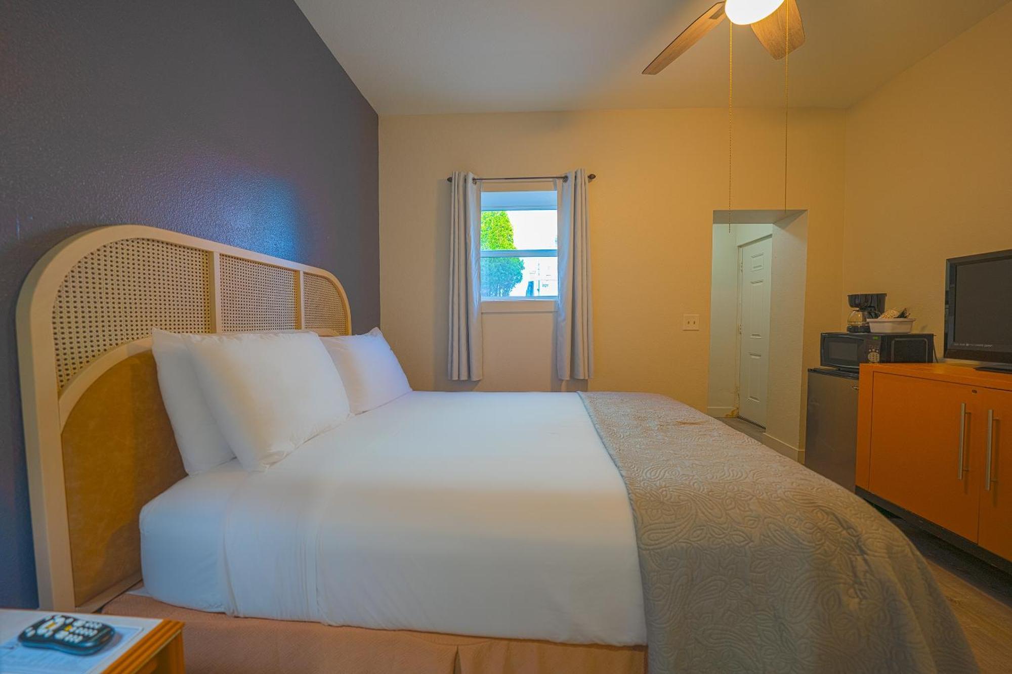 Centre By Oyo Hotel 2*