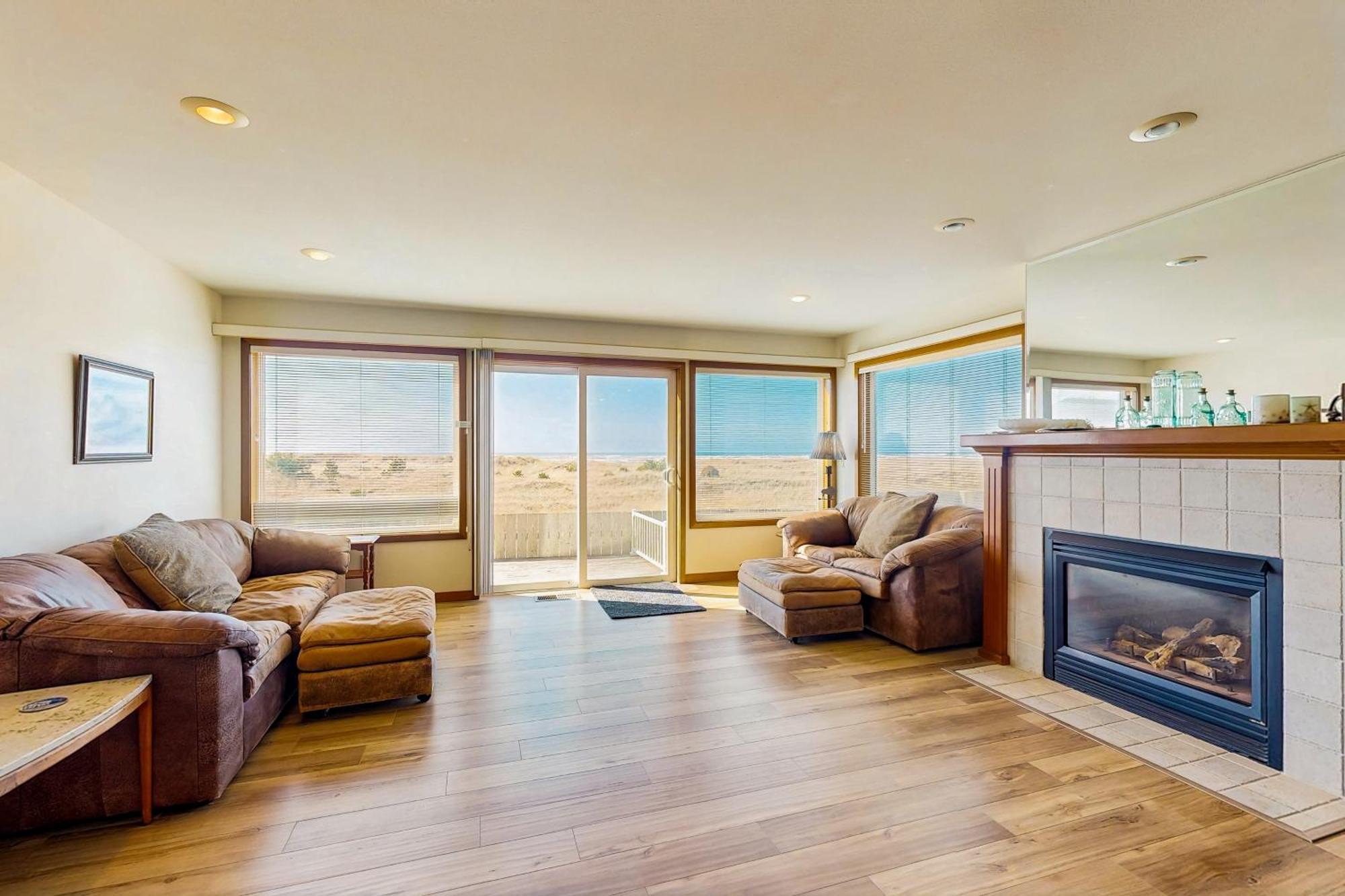 Frannie's Beachfront Holiday home