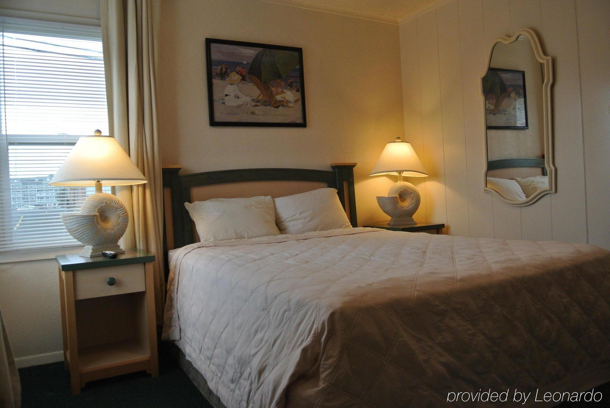 Centre By Oyo Hotel 2*