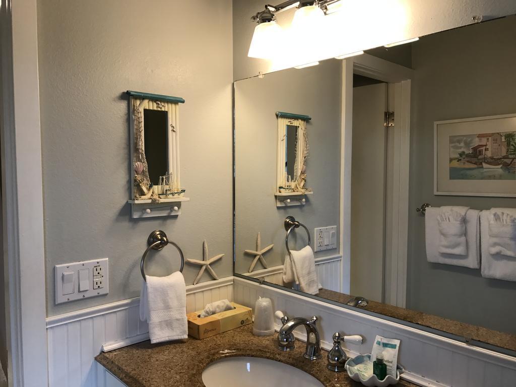 The Tradewinds Condo/Hotel