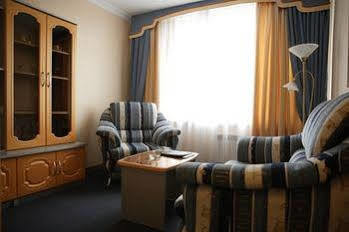Ebb Tide Oceanfront Motel