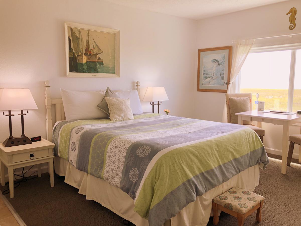 Aparthotel The Tradewinds Condo/Hotel Seaside