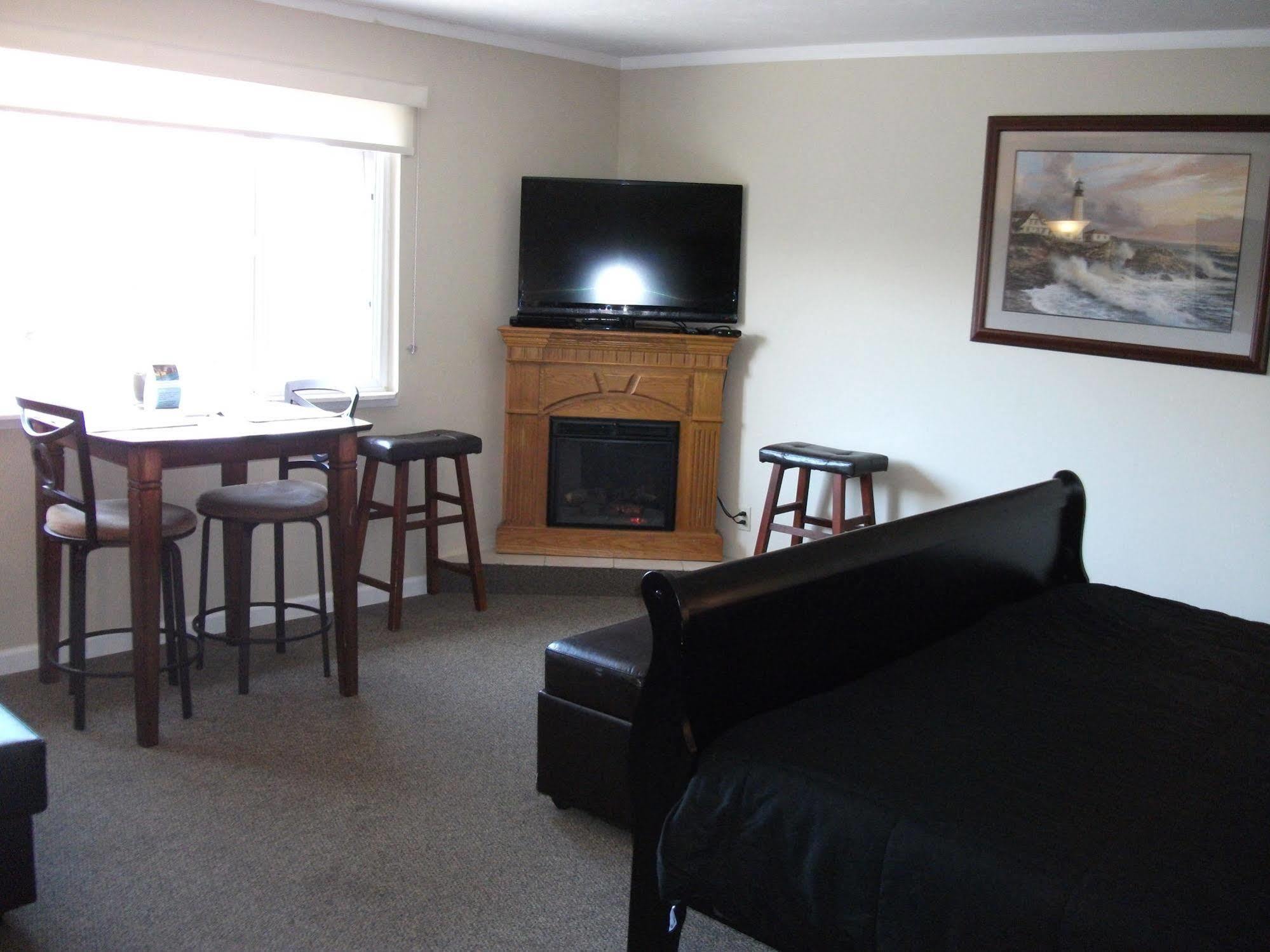 The Tradewinds Condo/Hotel