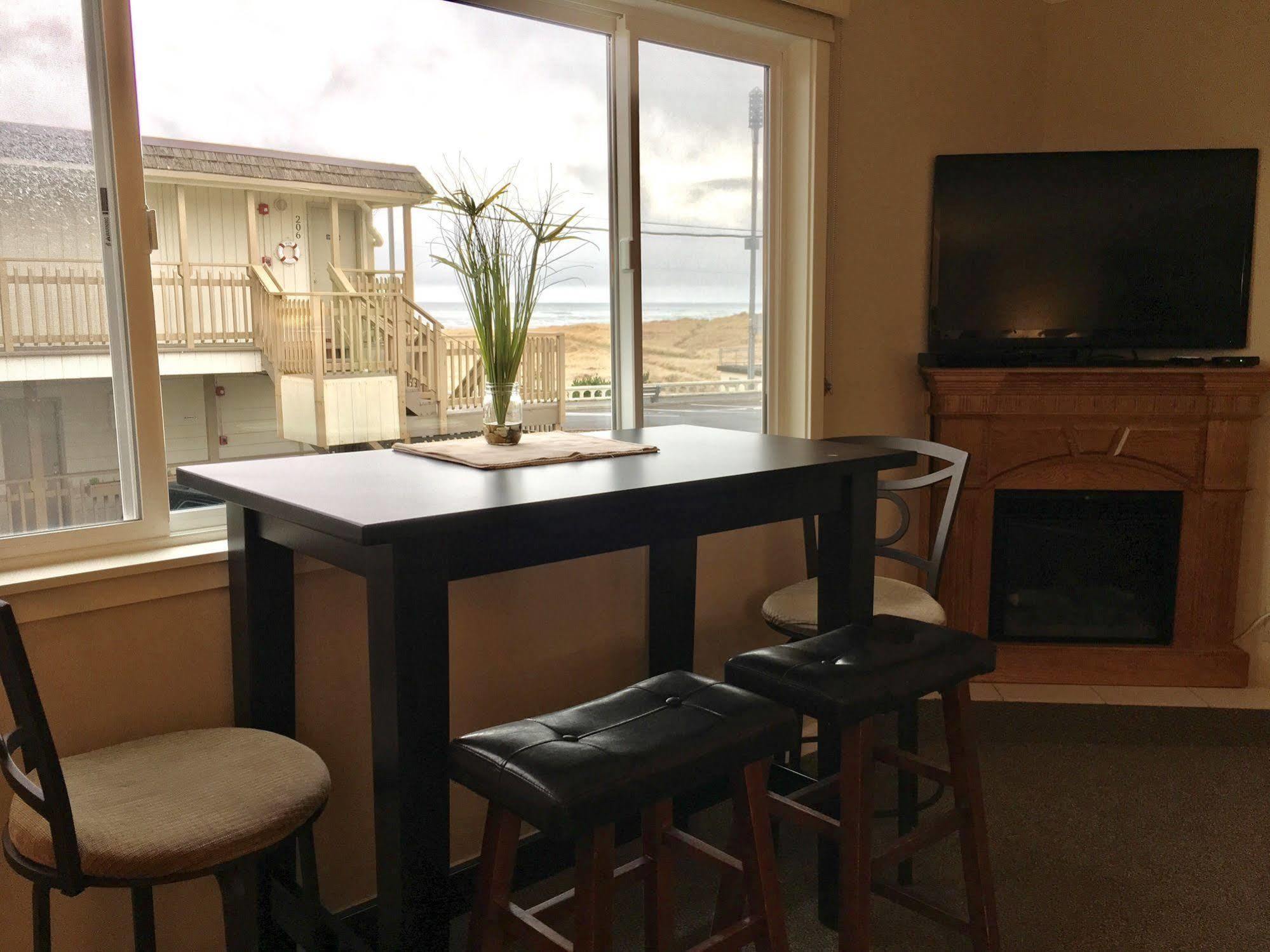 Aparthotel The Tradewinds Condo/Hotel