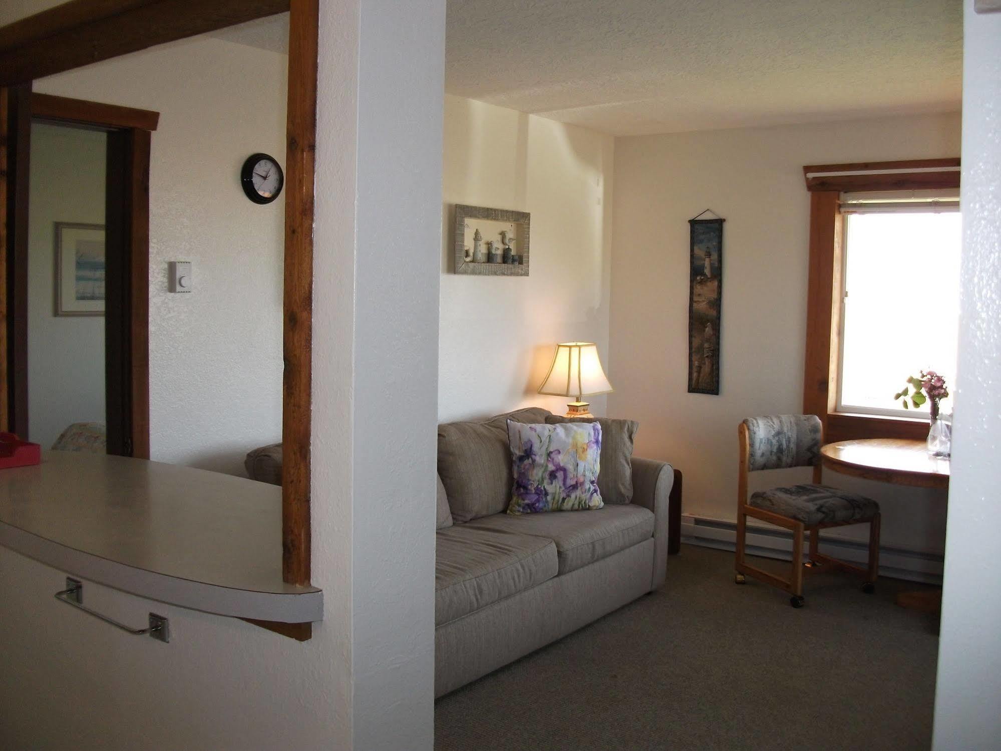The Tradewinds Condo/Hotel 3*