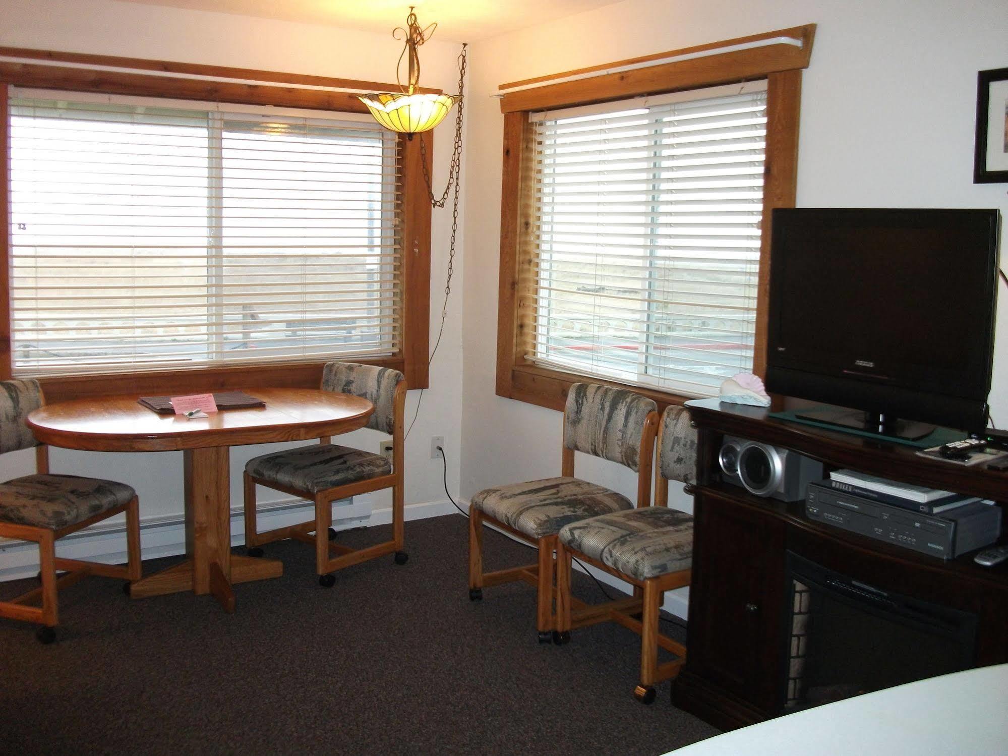 The Tradewinds Condo/Hotel Seaside
