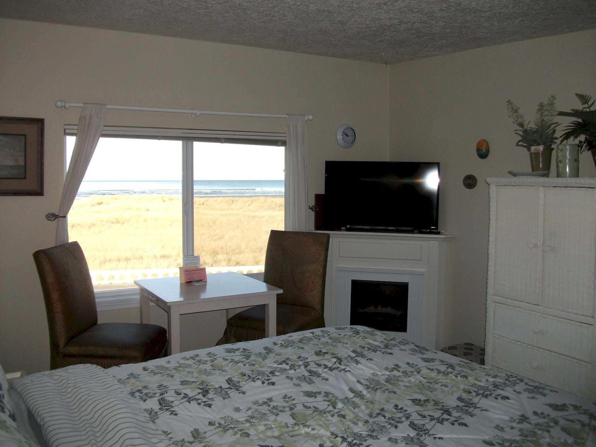 Aparthotel The Tradewinds Condo/Hotel