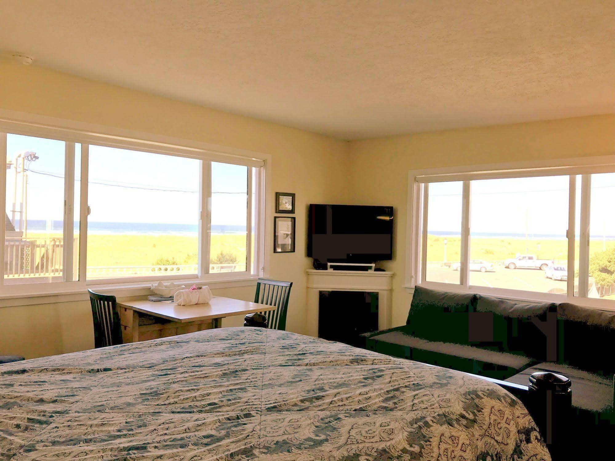 The Tradewinds Condo/Hotel Seaside