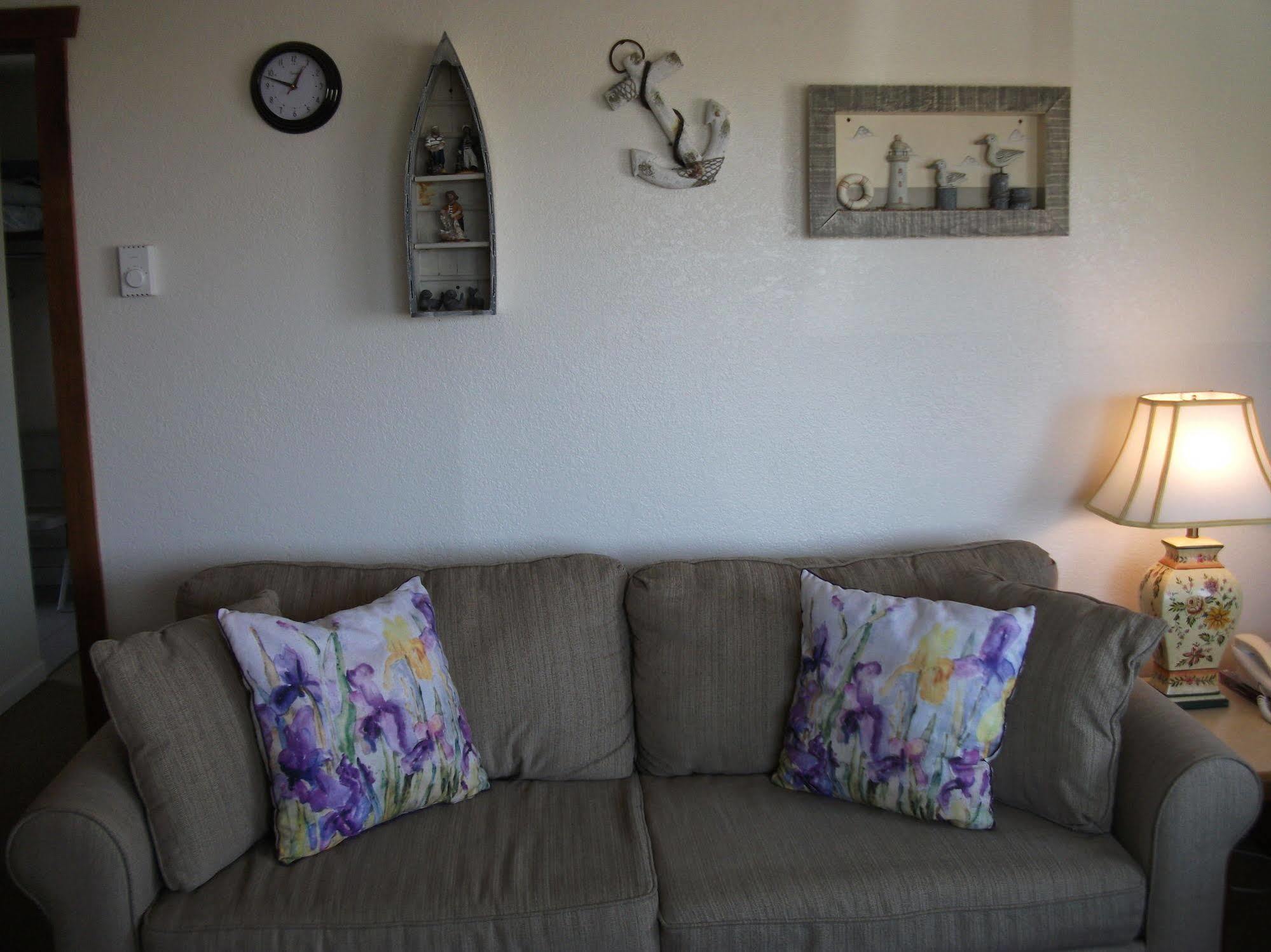 The Tradewinds Condo/Hotel