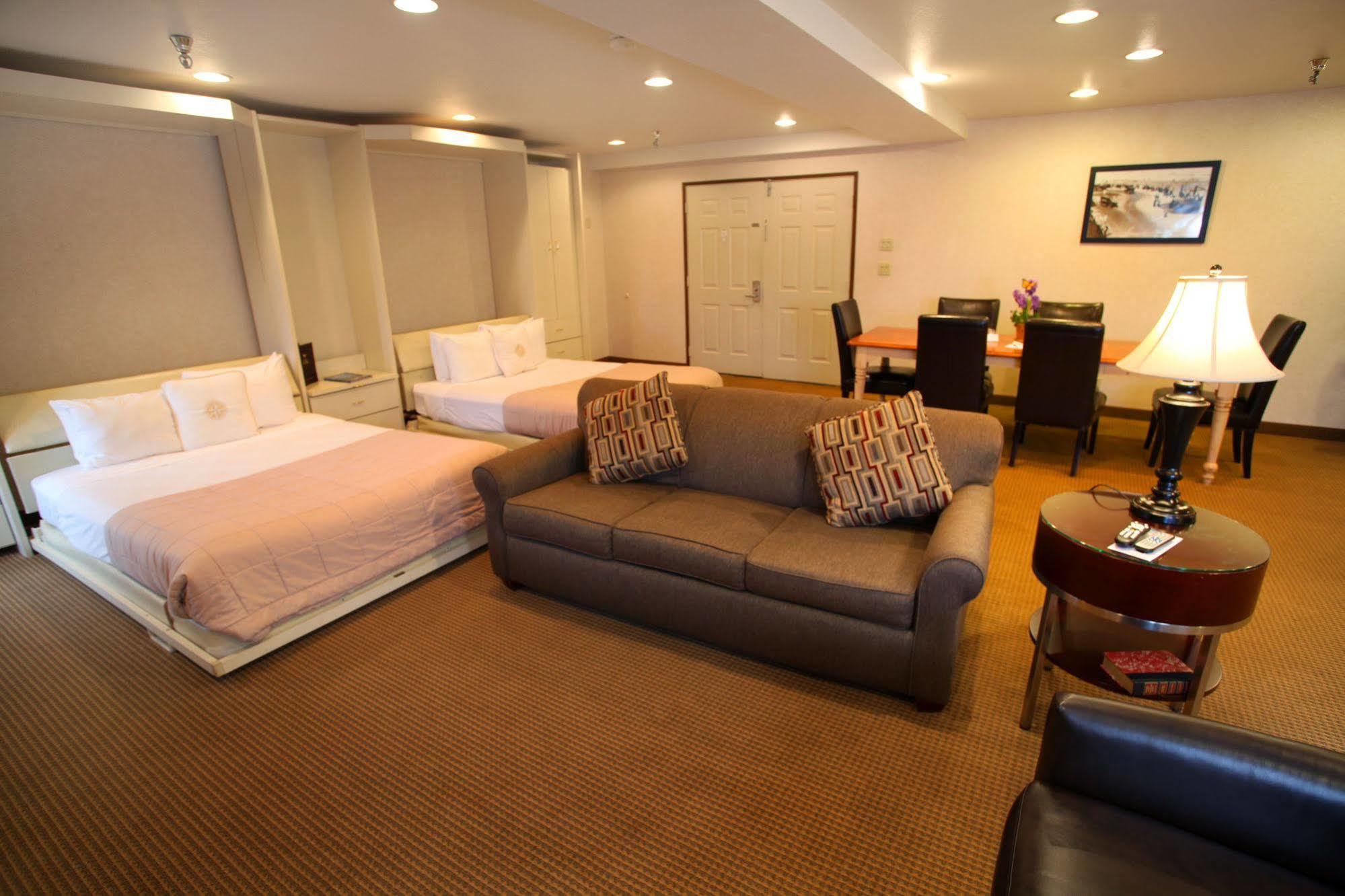 At Hotel Seaside