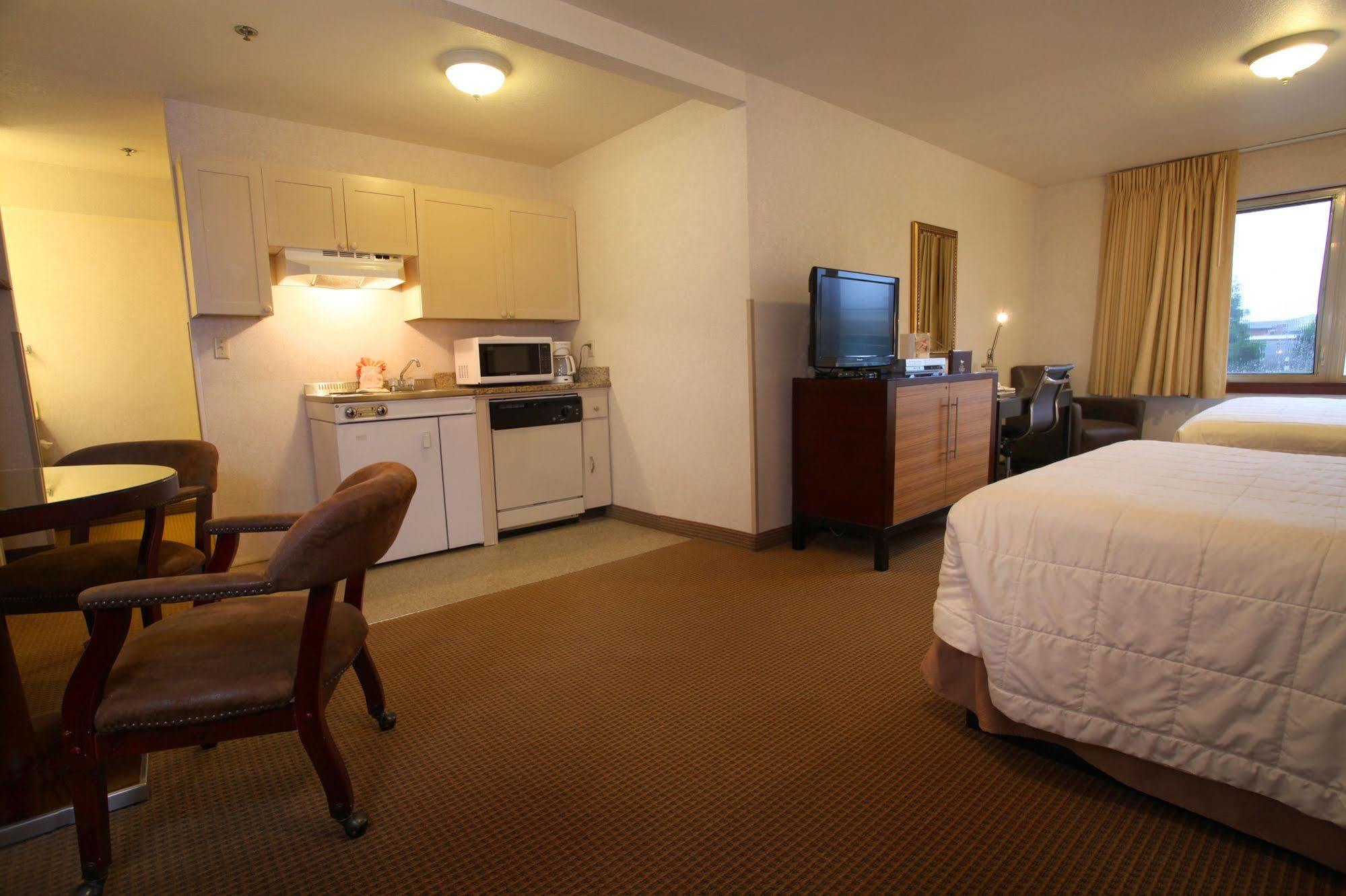 Hotel At Seaside