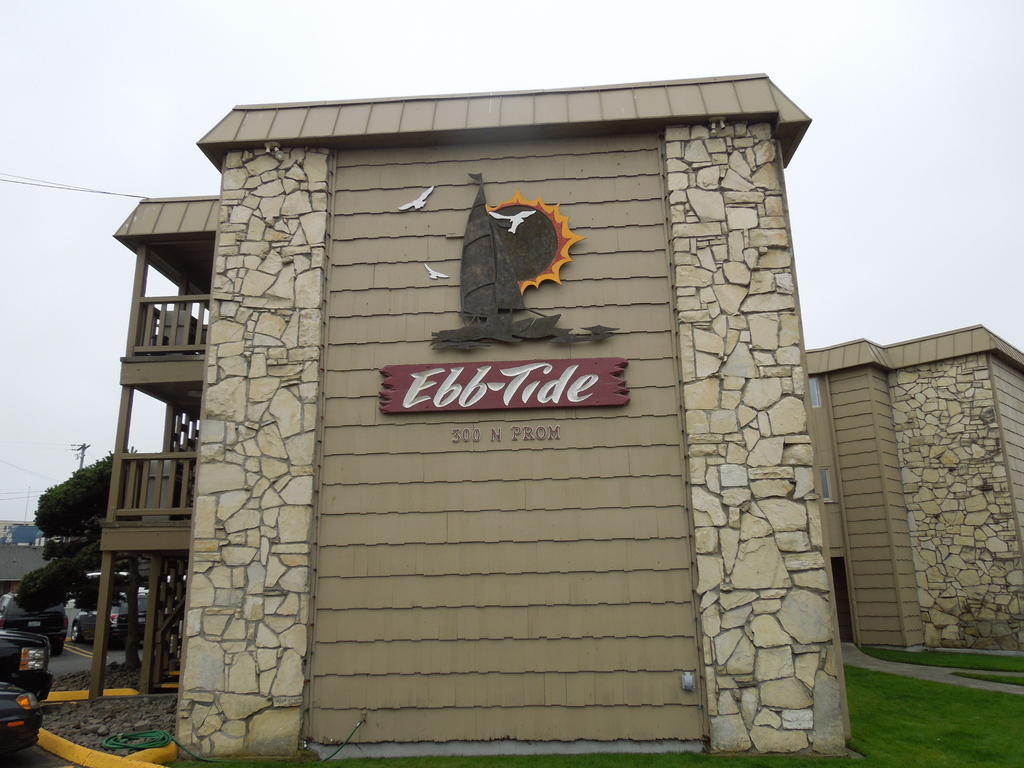 Ebb Tide Oceanfront 2*