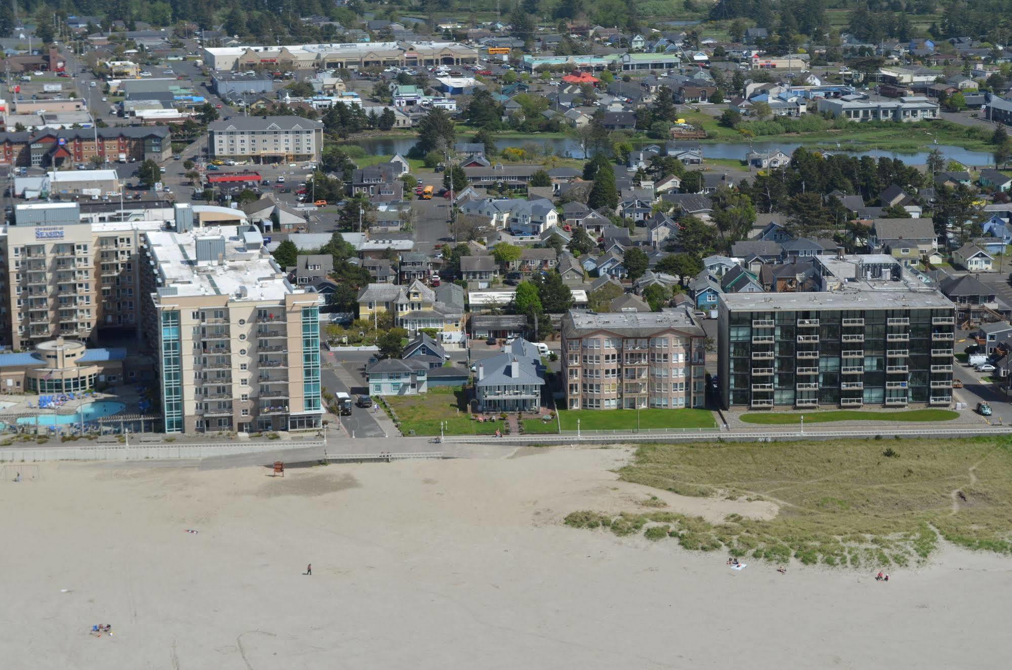 At The Prom Oceanfront 4*