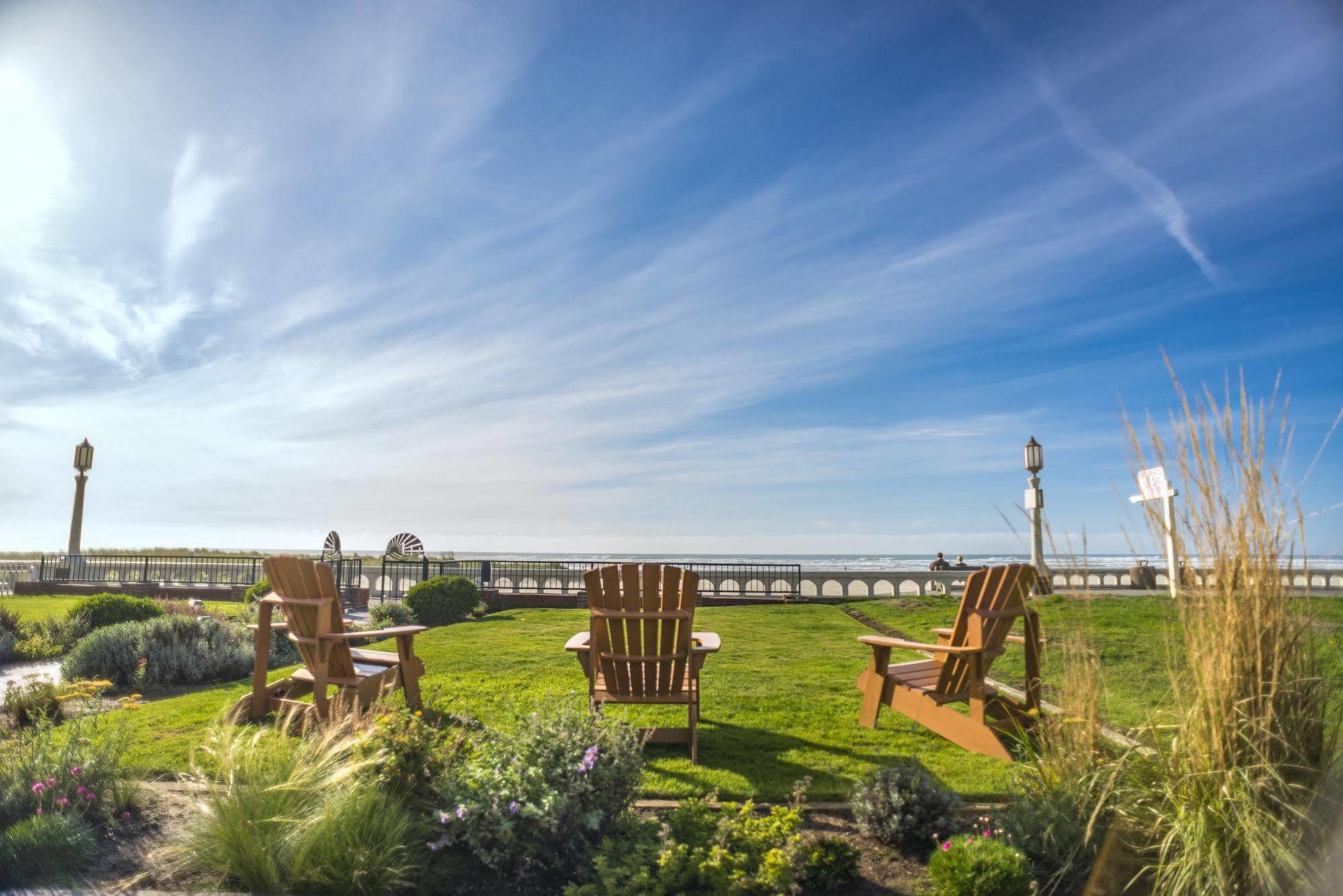 At The Prom Oceanfront Inn 4*