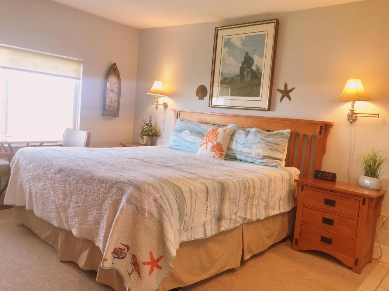 The Tradewinds Condo/Hotel Seaside