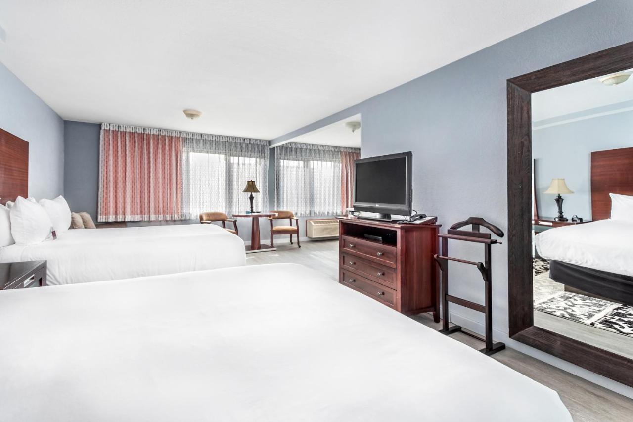 At Hotel 3*