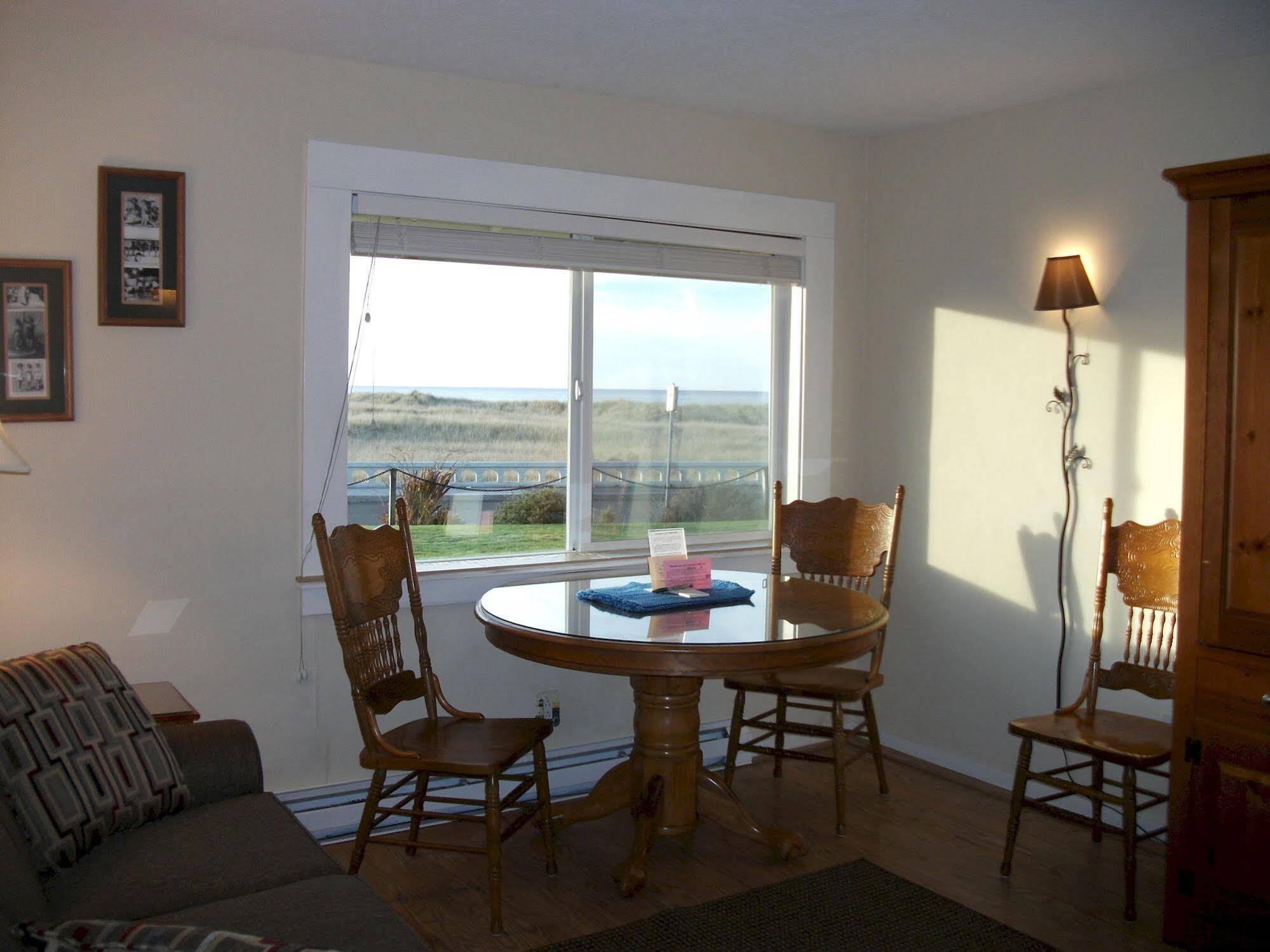 Aparthotel The Tradewinds Condo/Hotel Seaside